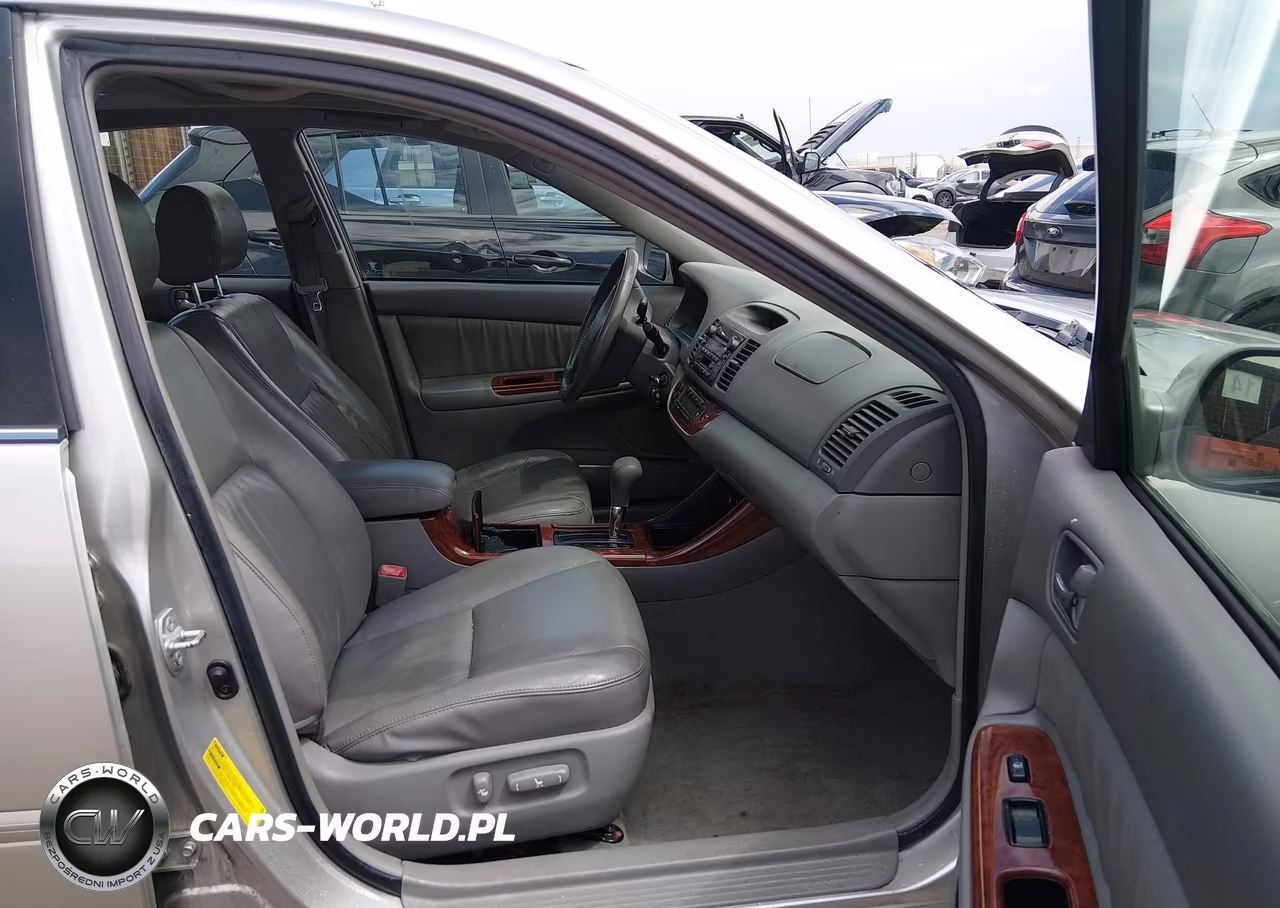 2004 Toyota Camry Xle V6 VIN:4T1BF30K14U589869 - 5