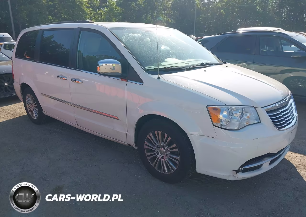 2013 Chrysler Town & Country Touring-L – zdjęcie 1 z 11