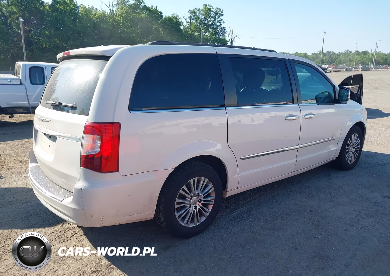 2013 Chrysler Town & Country Touring-L VIN:2C4RC1CG8DR558414 - 4