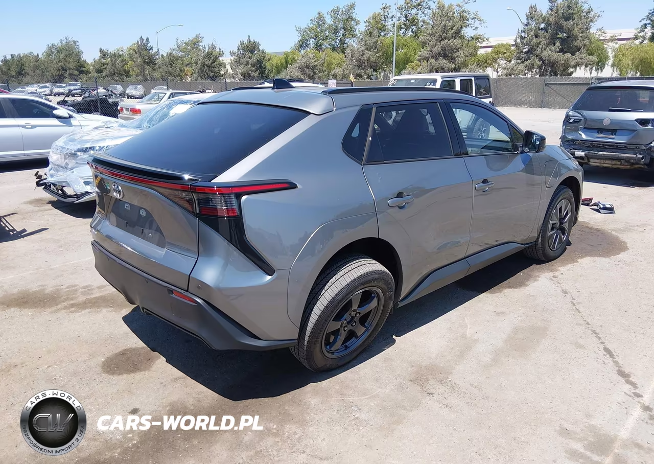 2026 Toyota Bz Xle Plus VIN:JTMBCAEB3TA008933 - 4