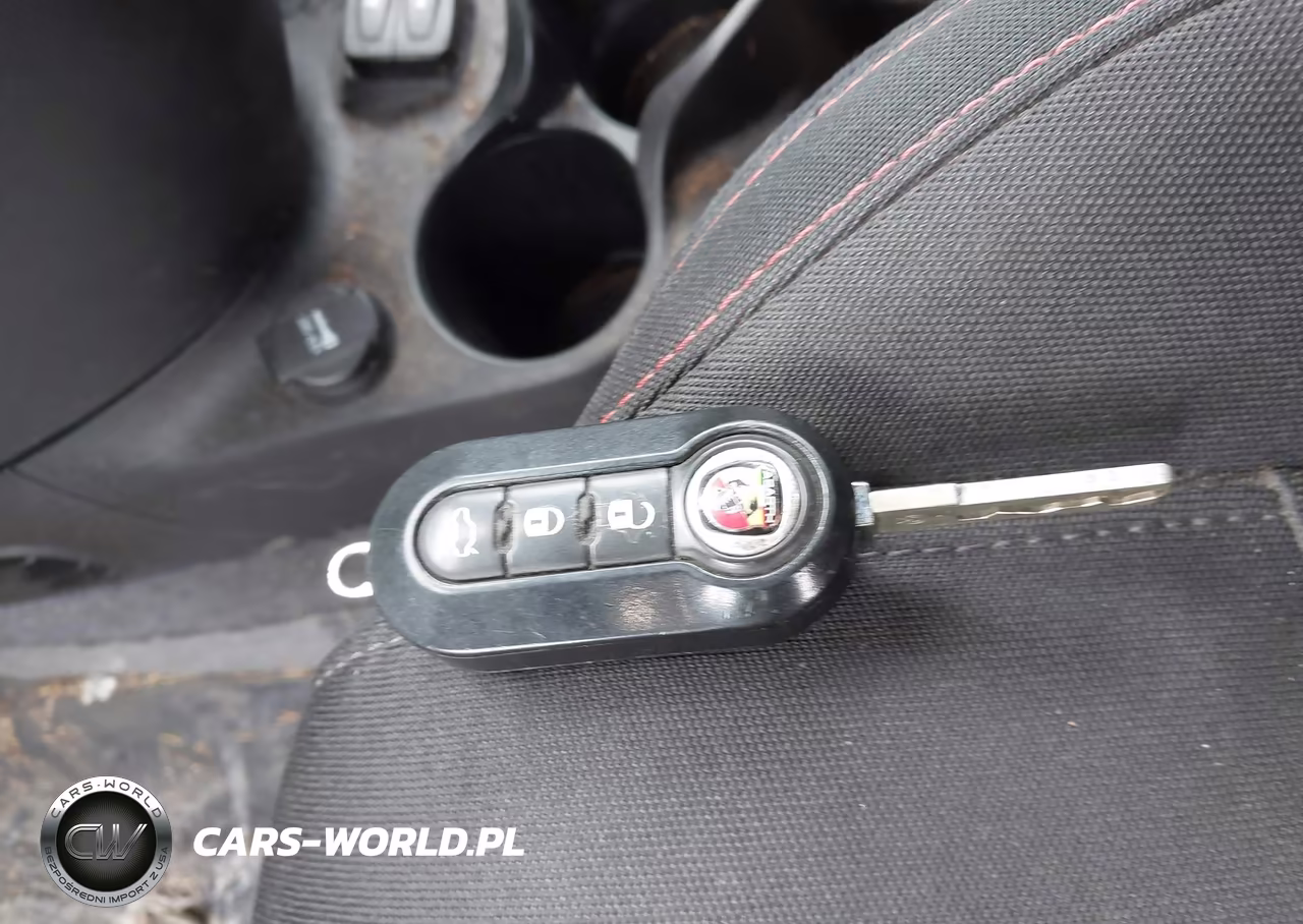 2015 Fiat 500 Abarth VIN:3C3CFFFH0FT750493 - 11
