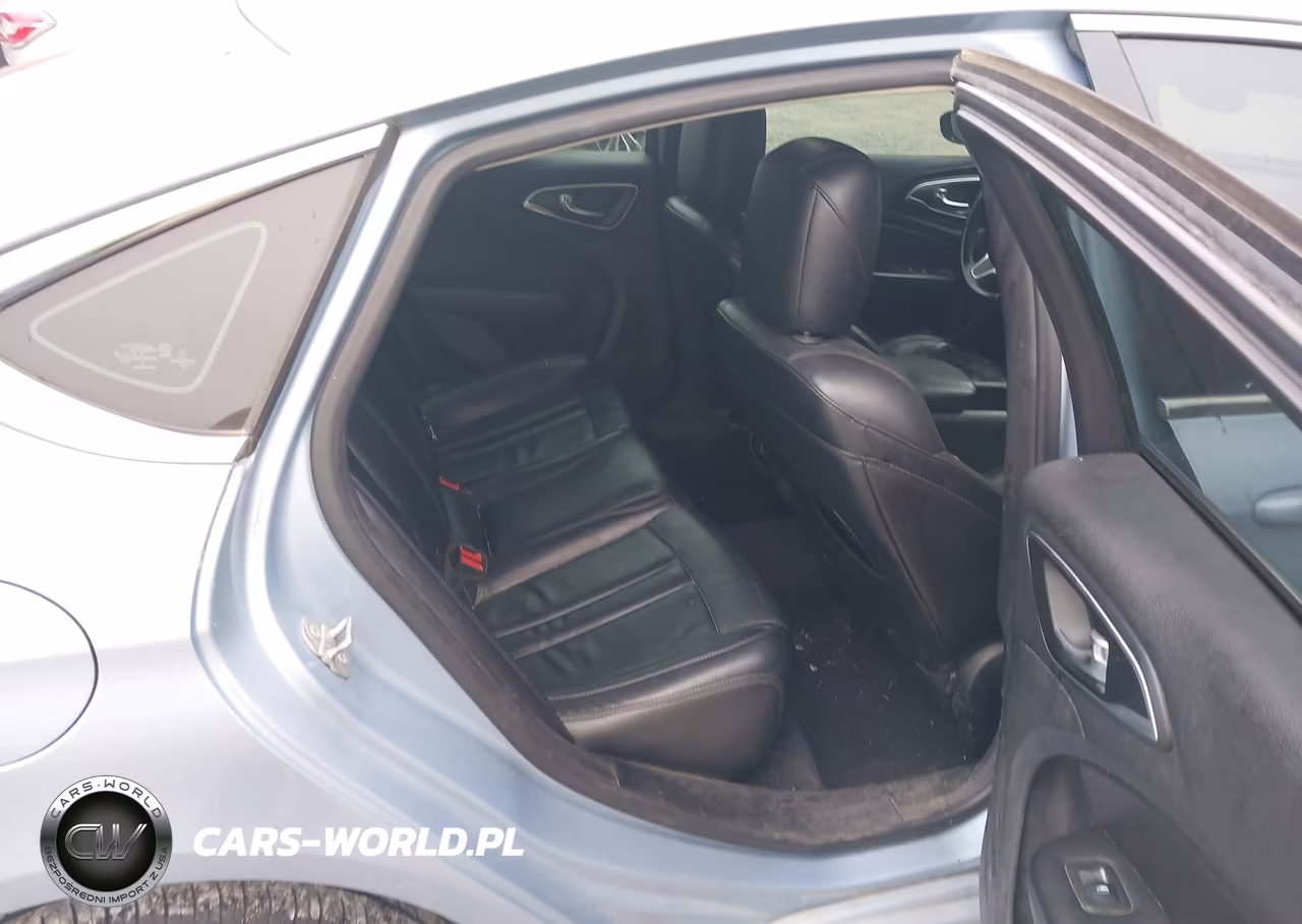2015 Chrysler 200 C VIN:1C3CCCCB2FN612672 - 8
