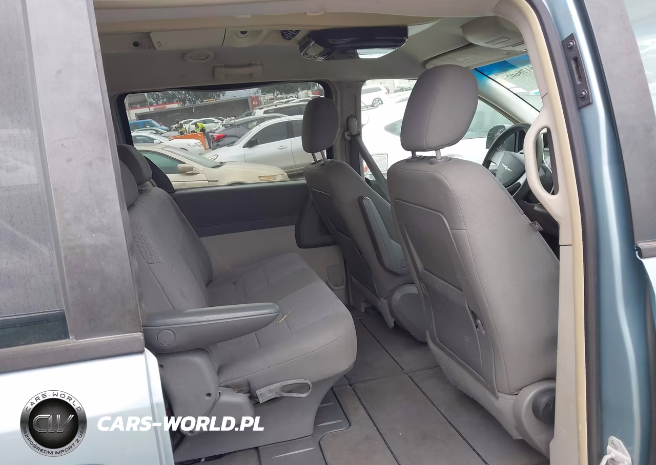 2008 Chrysler Town & Country Lx VIN:2A8HR44HX8R795469 - 8