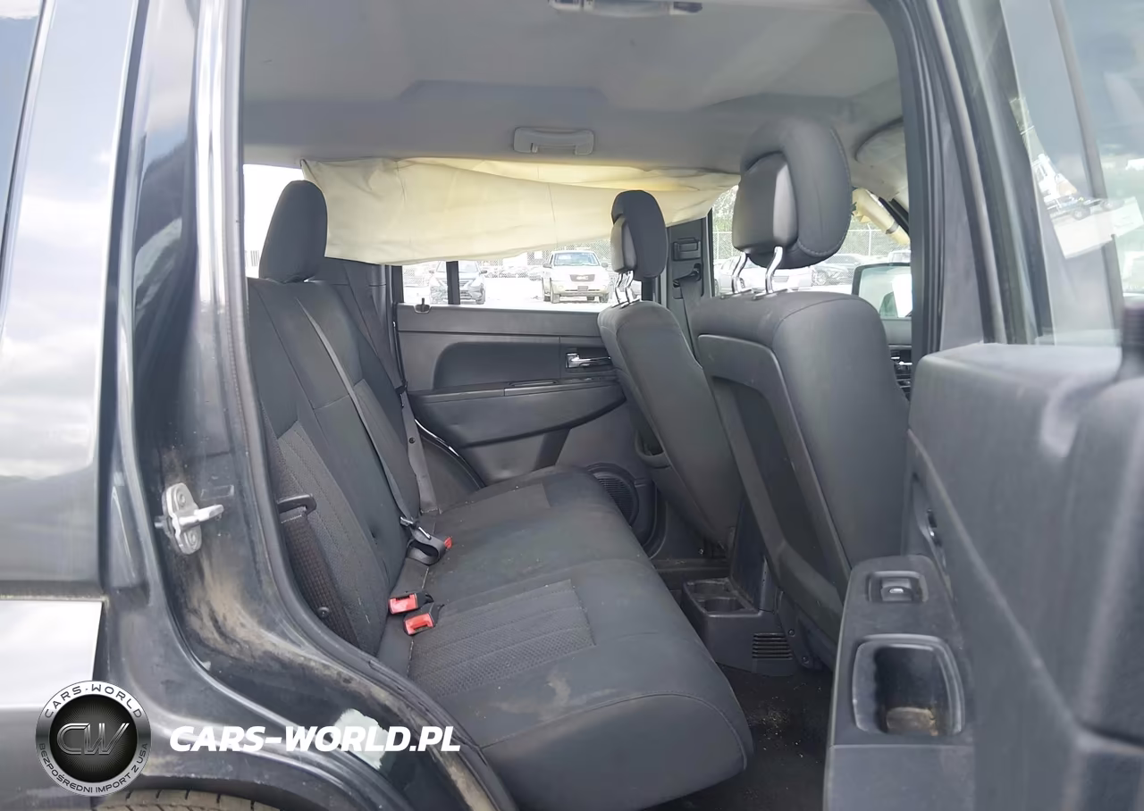 2011 Jeep Liberty Sport VIN:1J4PN2GKXBW586543 - 8