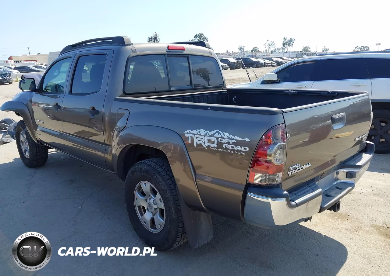 2013 Toyota Tacoma Prerunner V6 VIN:3TMJU4GN4DM150262 - 3