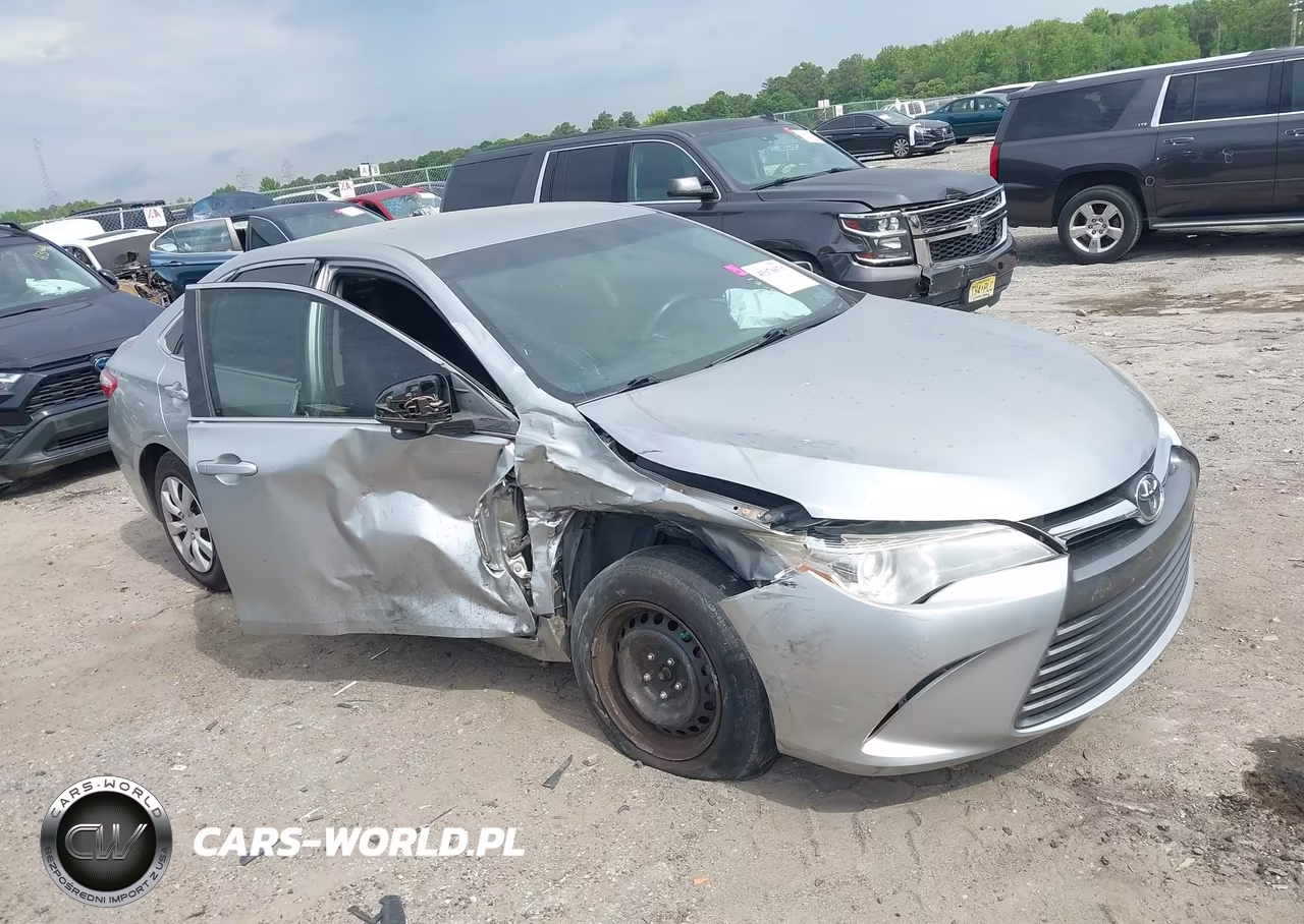 2017 Toyota Camry Le – zdjęcie 1 z 15