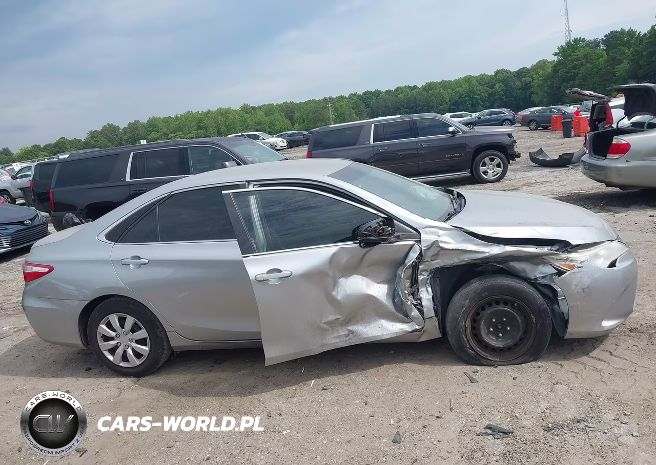 2017 Toyota Camry Le VIN:4T1BF1FK8HU739963 - 12