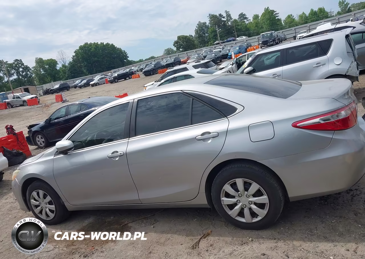 2017 Toyota Camry Le VIN:4T1BF1FK8HU739963 - 13