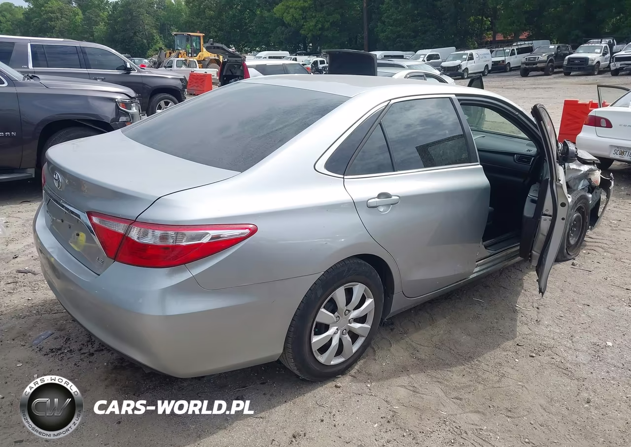 2017 Toyota Camry Le VIN:4T1BF1FK8HU739963 - 4
