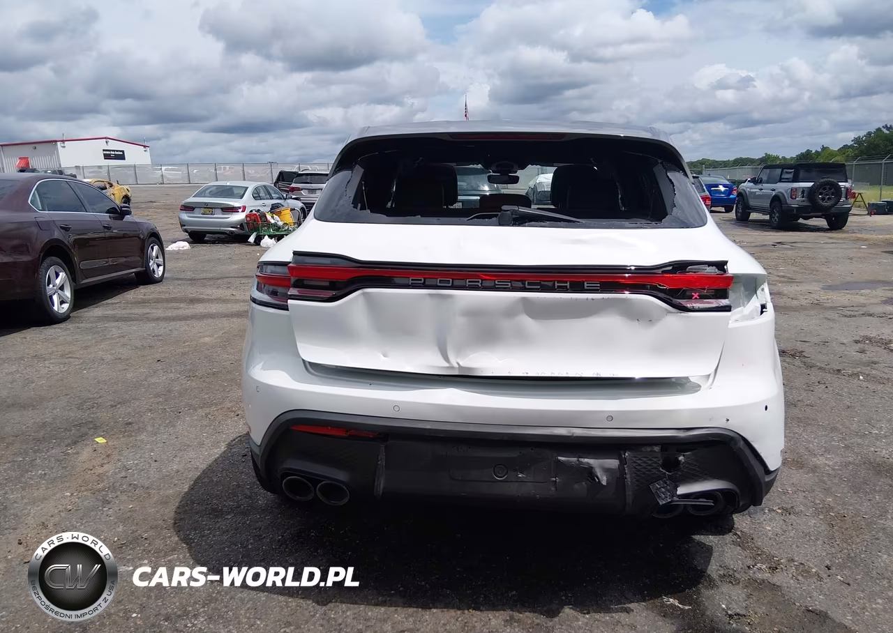 2025 Porsche Macan T VIN:WP1AA2A54SLB09231 - 17