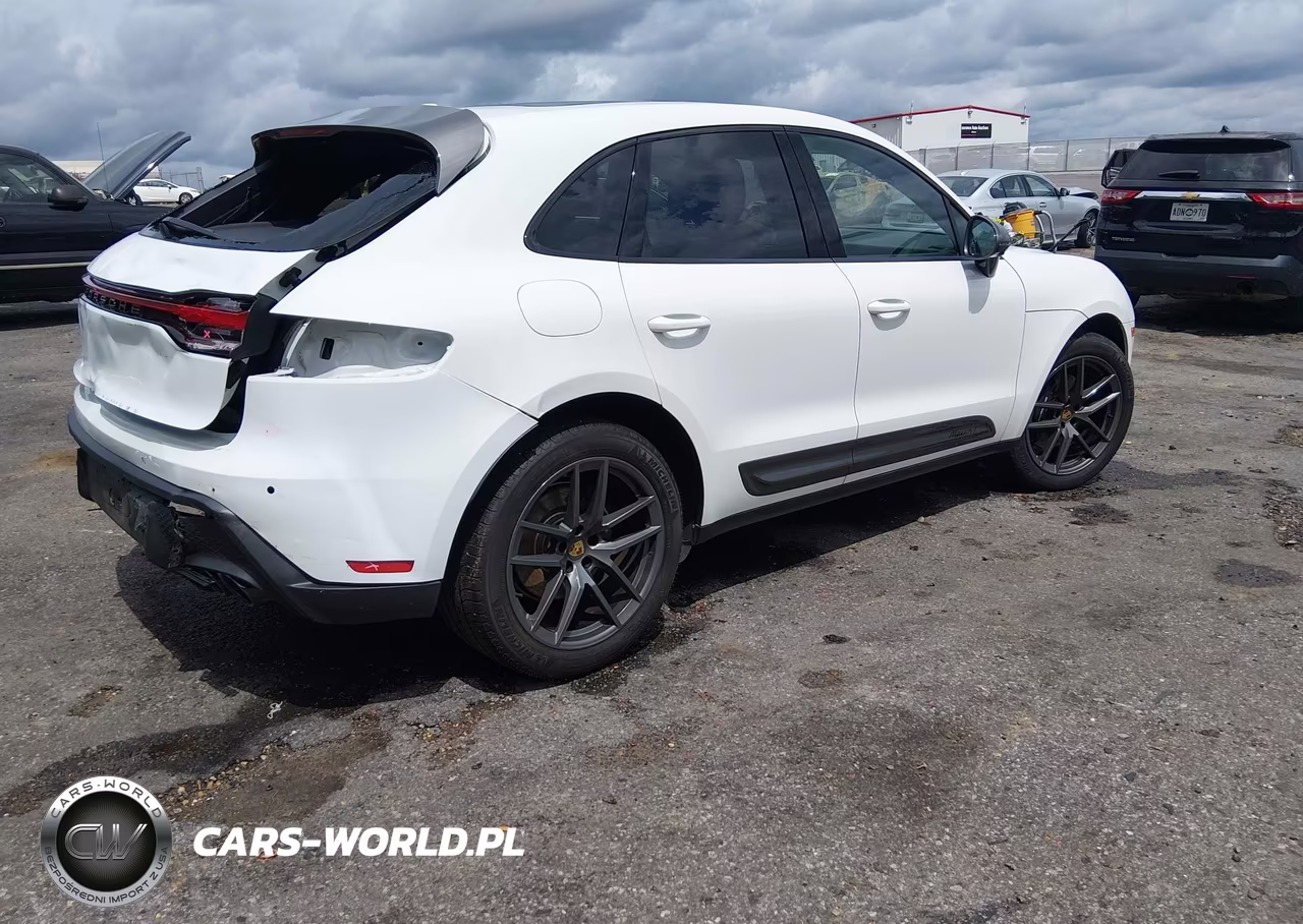 2025 Porsche Macan T VIN:WP1AA2A54SLB09231 - 4