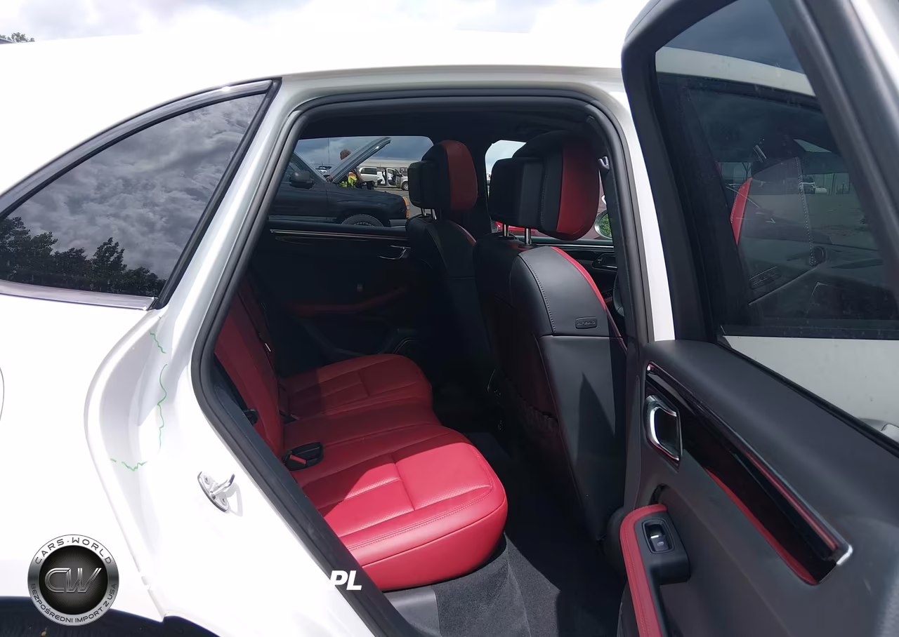 2025 Porsche Macan T VIN:WP1AA2A54SLB09231 - 8