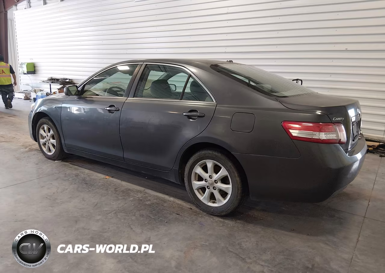 2010 Toyota Camry Le VIN:4T1BF3EK1AU108135 - 3