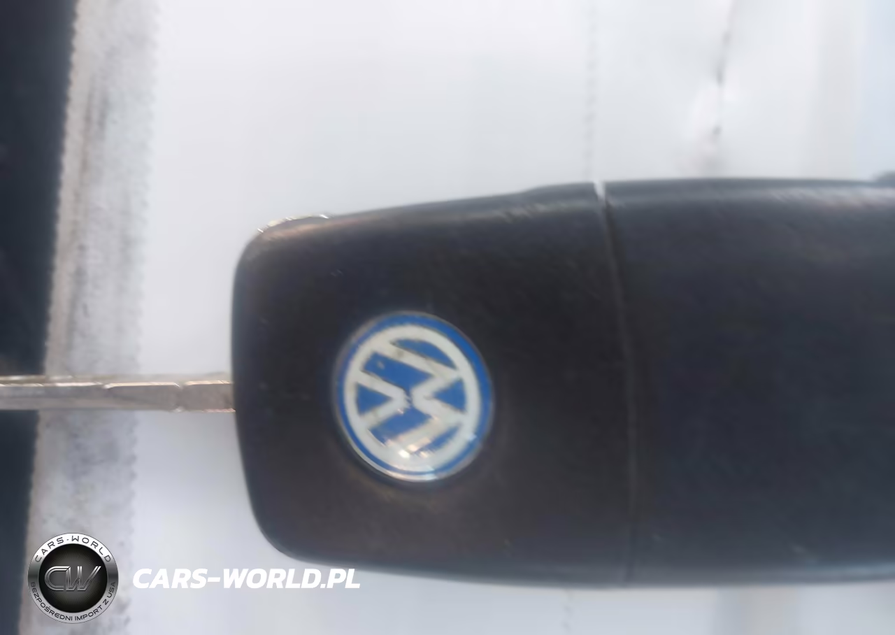2008 Volkswagen R32 VIN:WVWKC71K38W127763 - 11