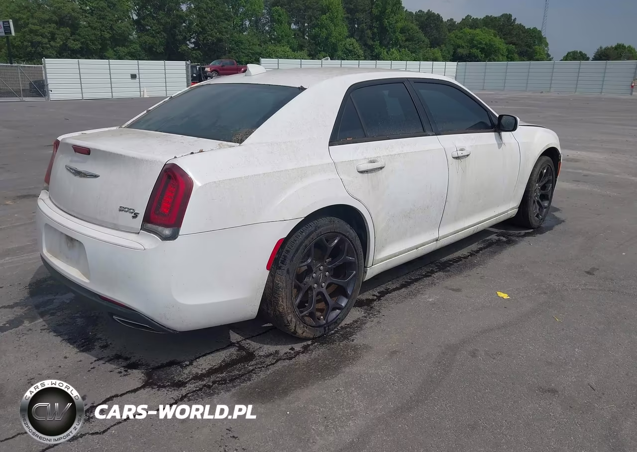 2019 Chrysler 300 300S VIN:2C3CCABG6KH516273 - 4