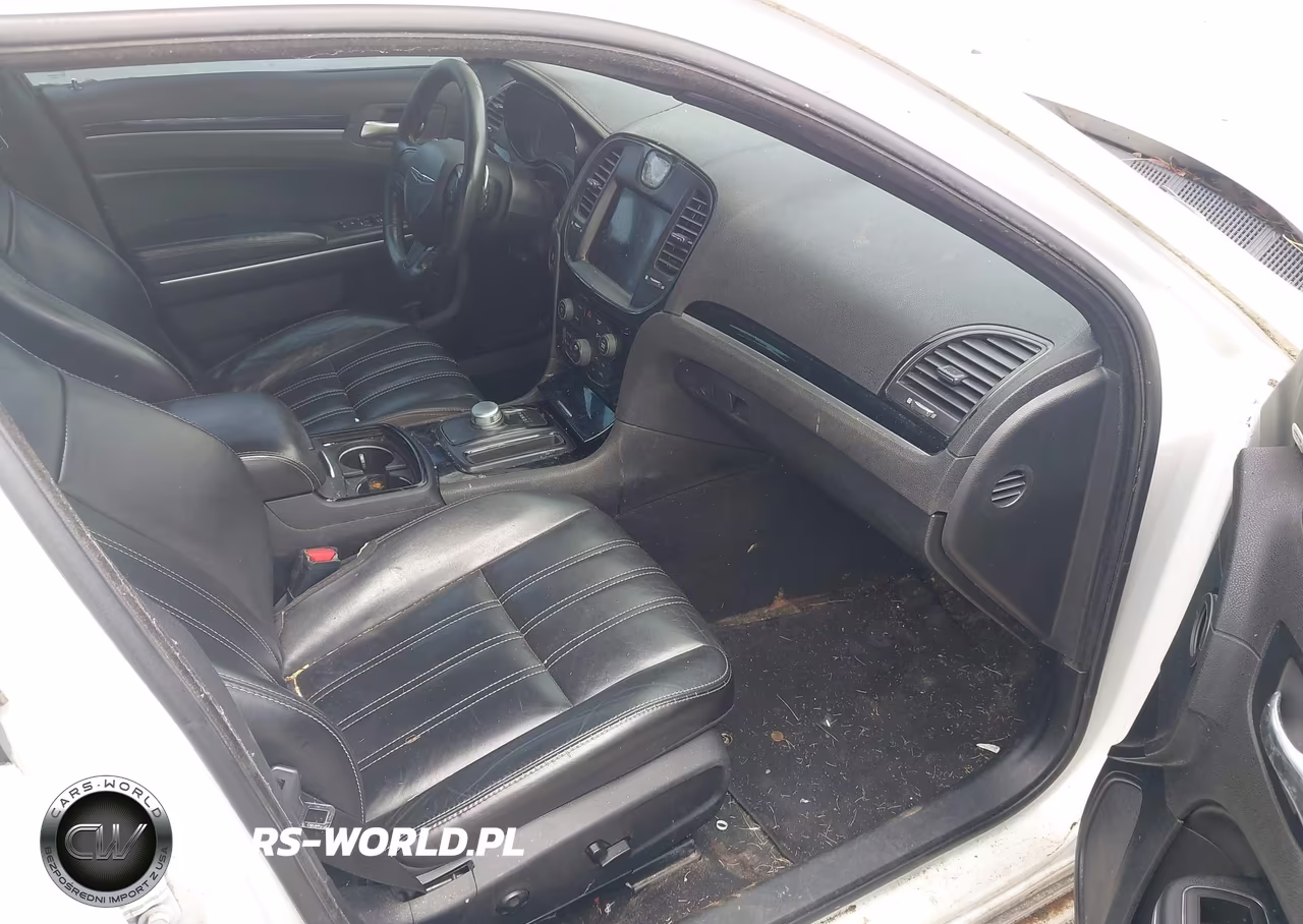 2019 Chrysler 300 300S VIN:2C3CCABG6KH516273 - 5