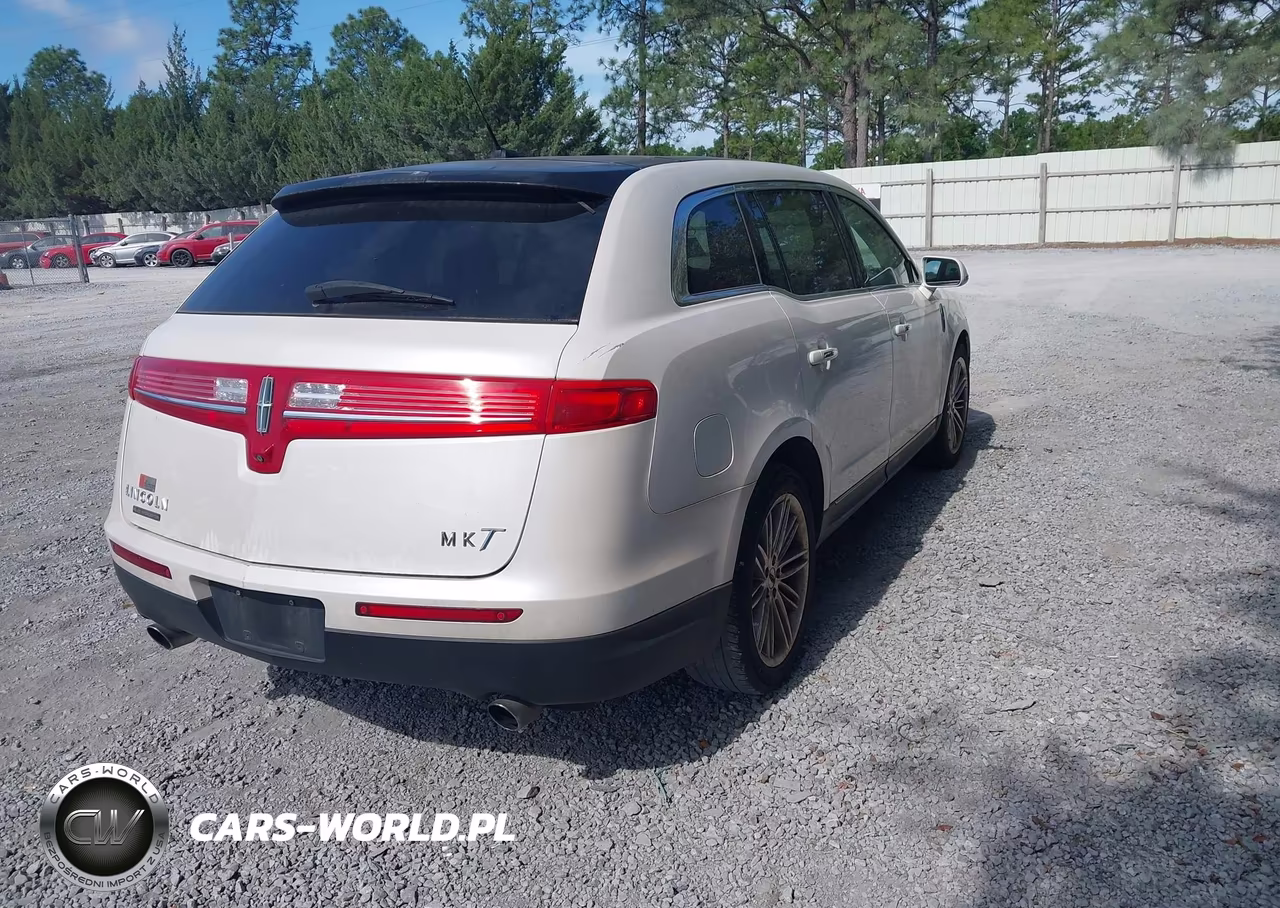 2018 Lincoln Mkt Reserve VIN:2LMHJ5AT6JBL02561 - 4