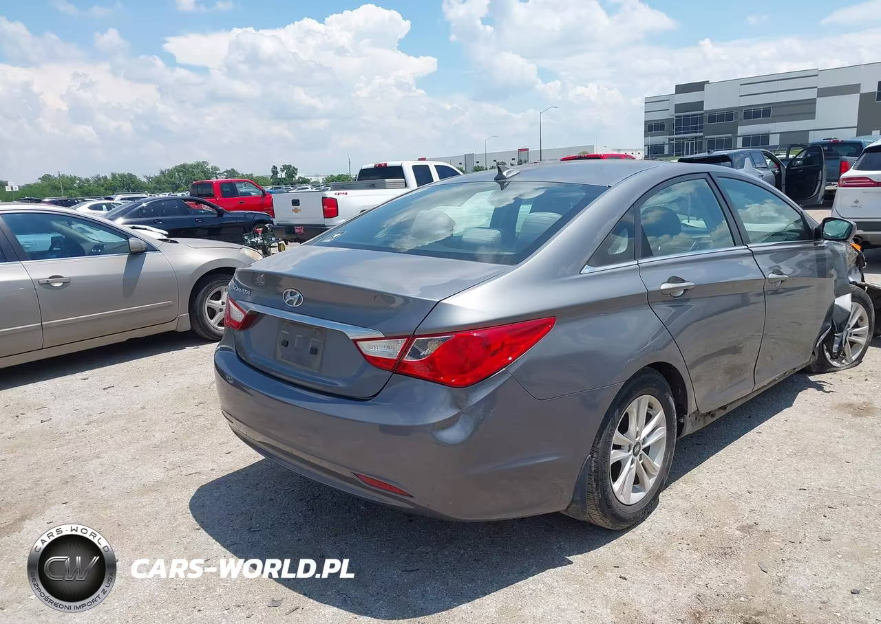2012 Hyundai Sonata Gls VIN:5NPEB4AC3CH420200 - 4