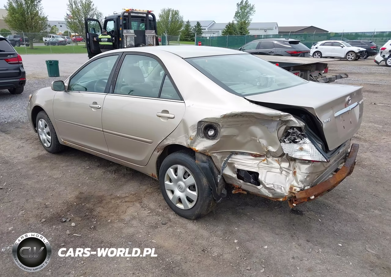 2004 Toyota Camry Le VIN:4T1BE32K74U343327 - 3