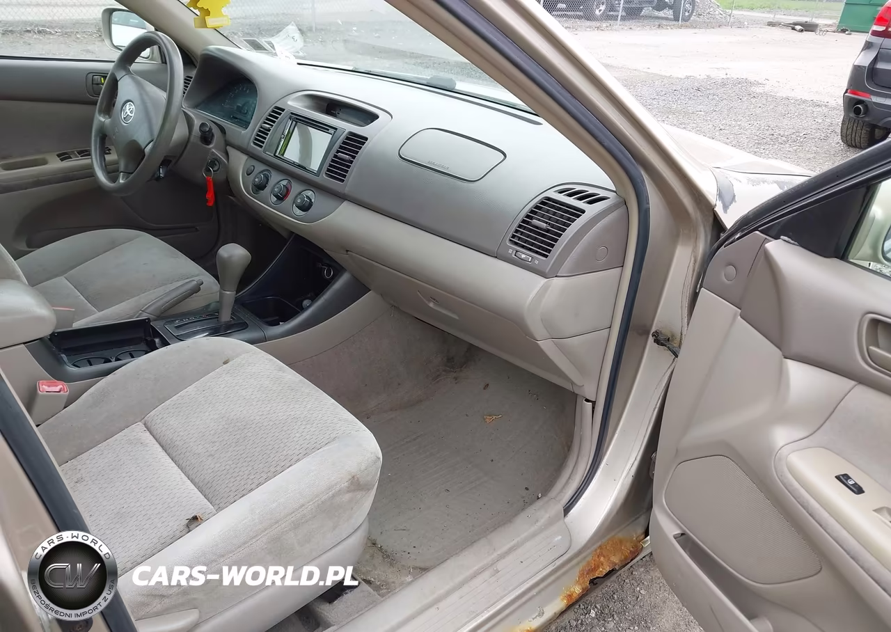 2004 Toyota Camry Le VIN:4T1BE32K74U343327 - 5