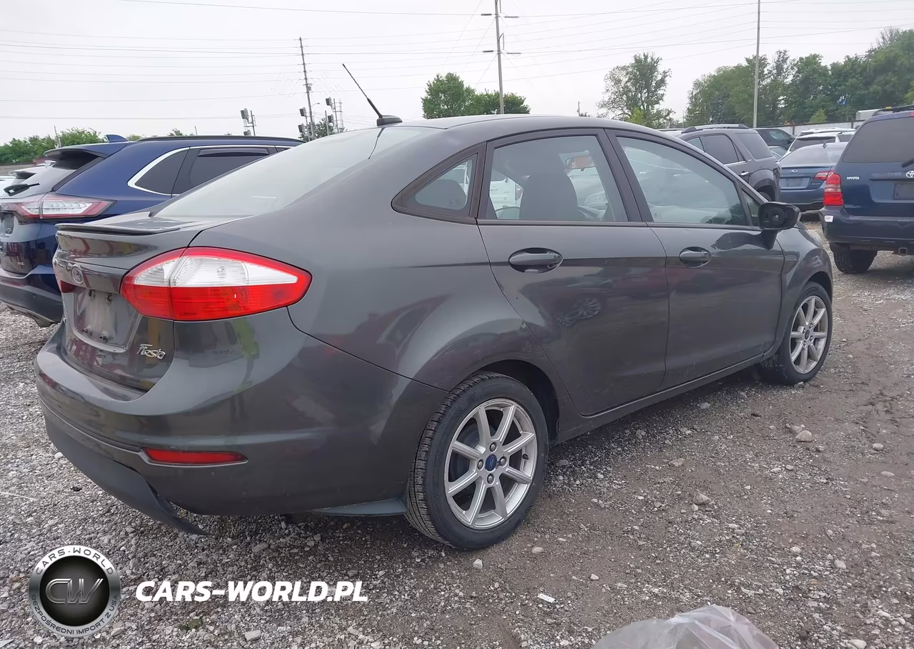 2015 Ford Fiesta Se VIN:3FADP4BJ3FM200568 - 4