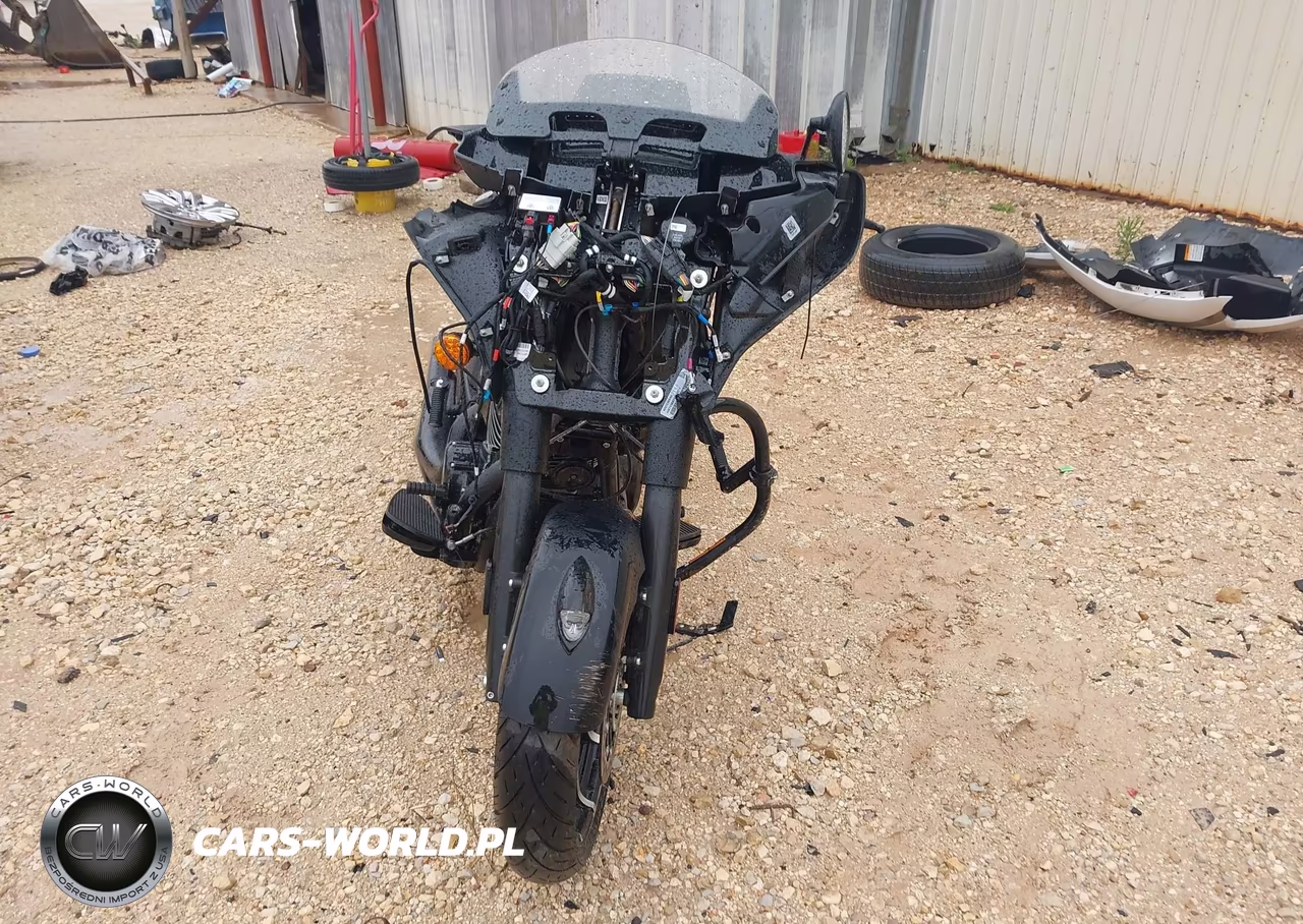 2025 Indian Motorcycle Co. Chieftain Darkhorse W-Powerband Audio VIN:56KTC9BBXS3440312 - 5
