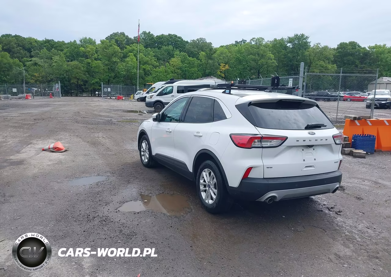 2020 Ford Escape Se VIN:1FMCU0G65LUB44504 - 3