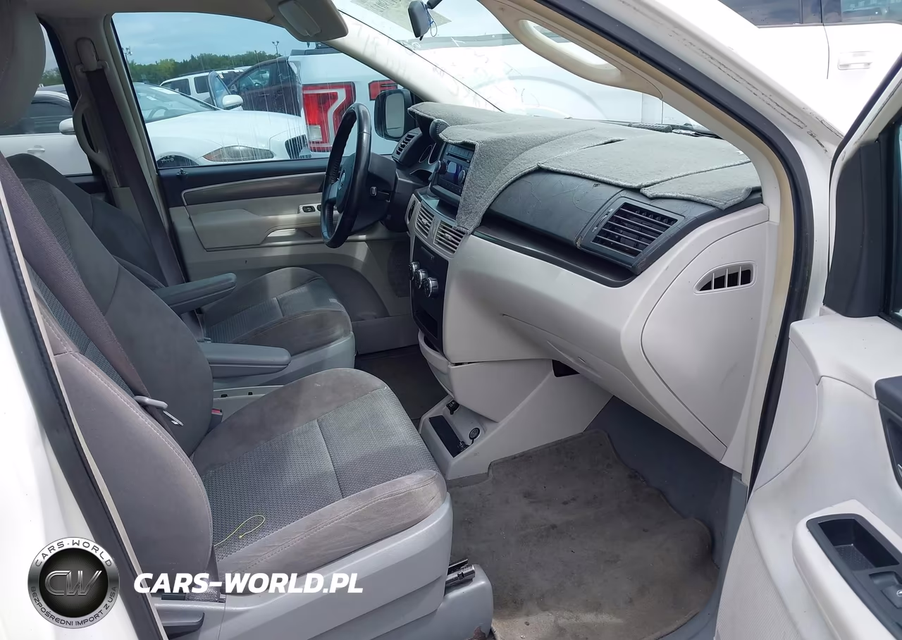 2009 Volkswagen Routan S VIN:2V8HW44129R594965 - 5