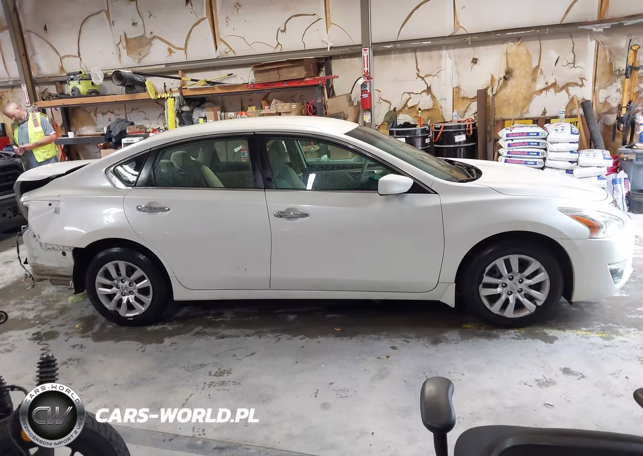 2015 Nissan Altima 2.5 S VIN:1N4AL3AP8FC569815 - 13