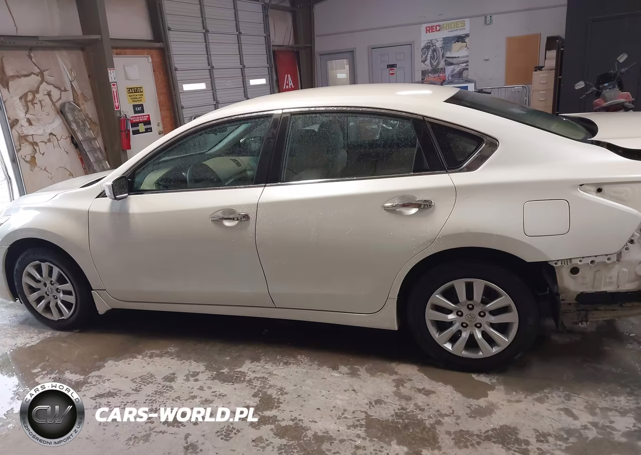 2015 Nissan Altima 2.5 S VIN:1N4AL3AP8FC569815 - 14