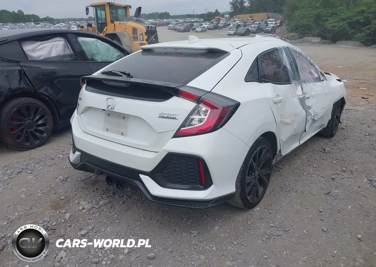 2018 Honda Civic Sport Touring VIN:SHHFK7H96JU201001 - 4