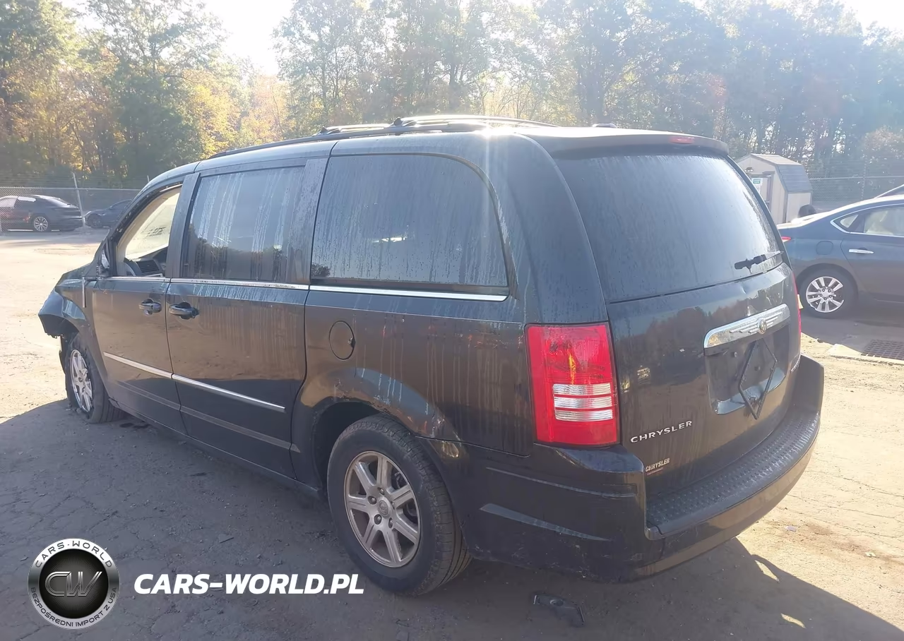 2010 Chrysler Town & Country Touring Plus VIN:2A4RR8D1XAR381016 - 3