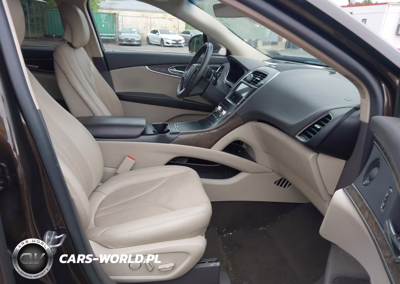 2019 Lincoln Nautilus Reserve VIN:2LMPJ8L91KBL13189 - 5