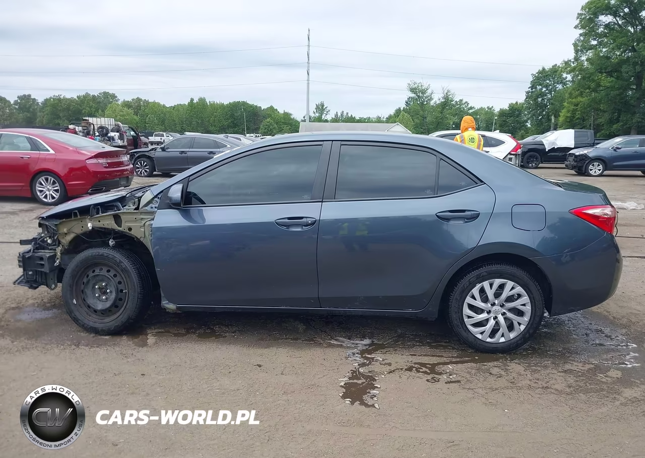 2018 Toyota Corolla Le VIN:2T1BURHE9JC032695 - 15