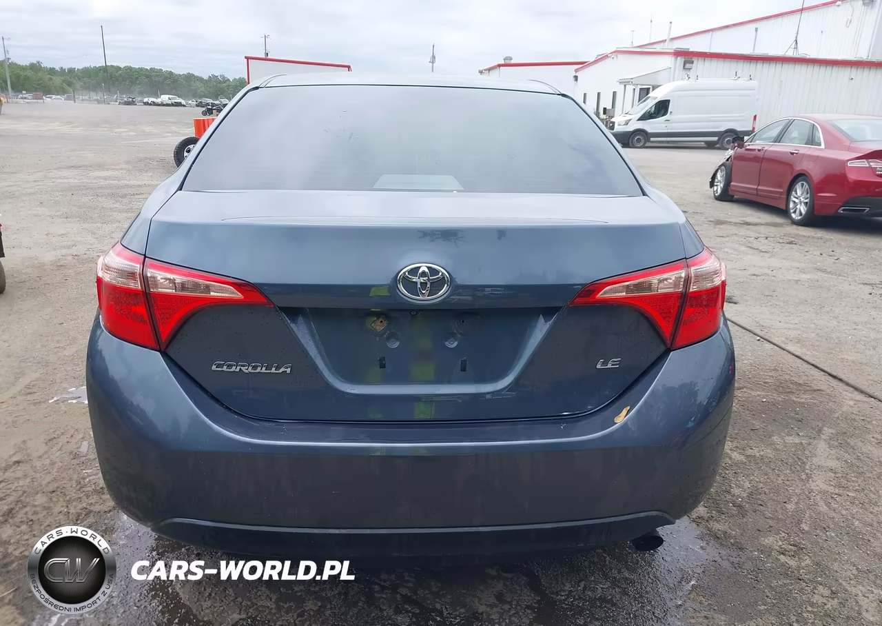 2018 Toyota Corolla Le VIN:2T1BURHE9JC032695 - 17