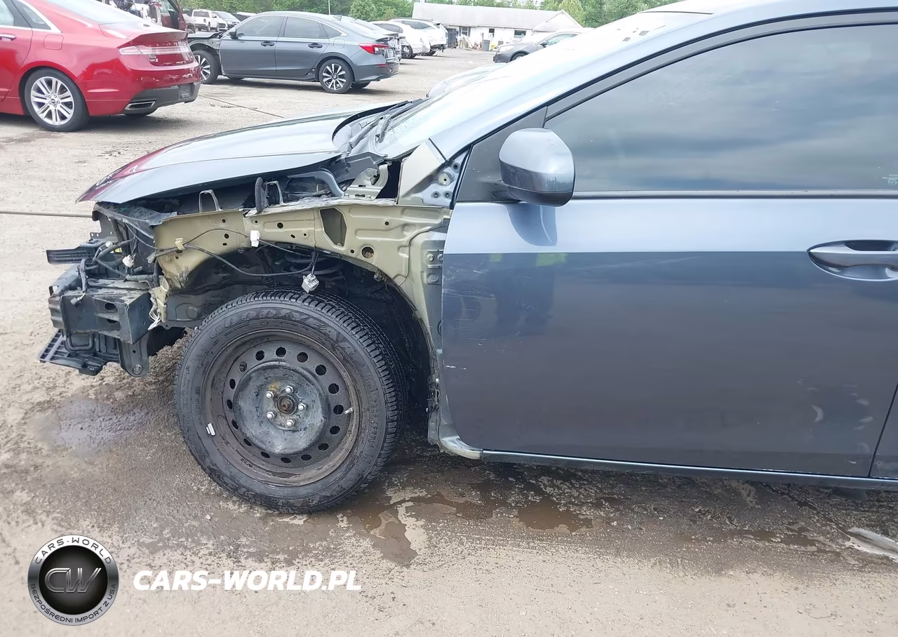 2018 Toyota Corolla Le VIN:2T1BURHE9JC032695 - 6