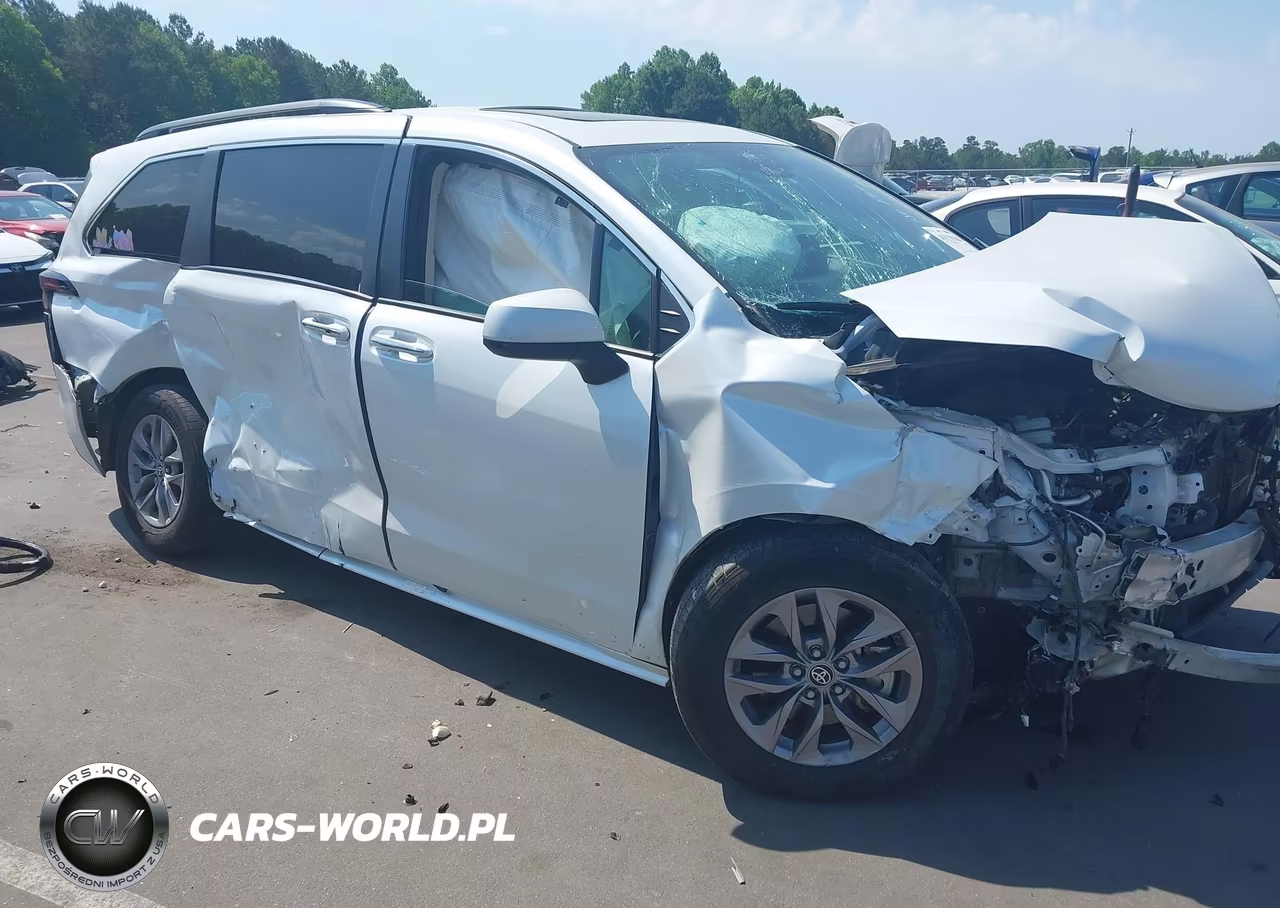 2022 Toyota Sienna Xle – zdjęcie 1 z 15