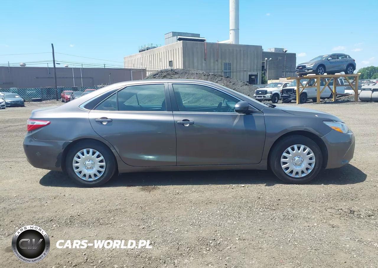 2016 Toyota Camry Le VIN:4T1BF1FK3GU174391 - 13