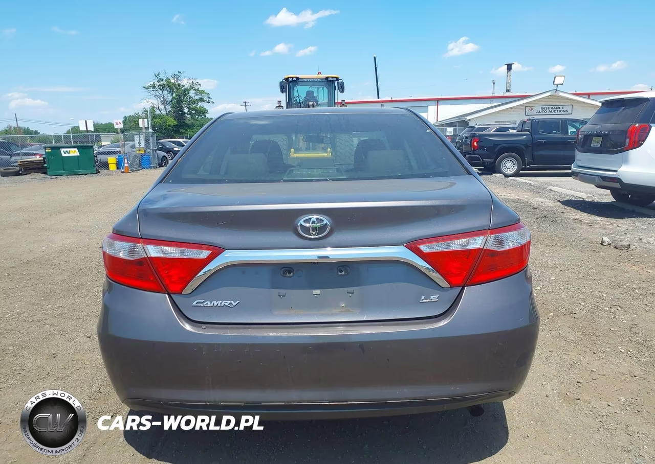 2016 Toyota Camry Le VIN:4T1BF1FK3GU174391 - 16