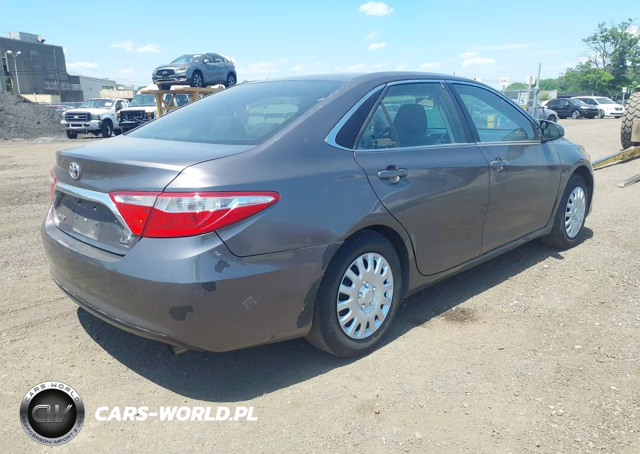 2016 Toyota Camry Le VIN:4T1BF1FK3GU174391 - 4