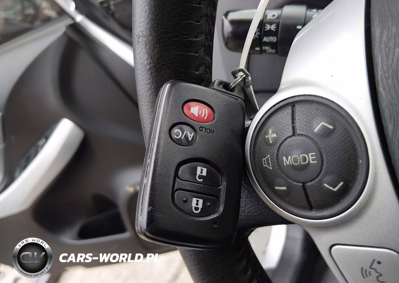 2012 Toyota Prius Plug-In Advanced VIN:JTDKN3DP5C3013560 - 11