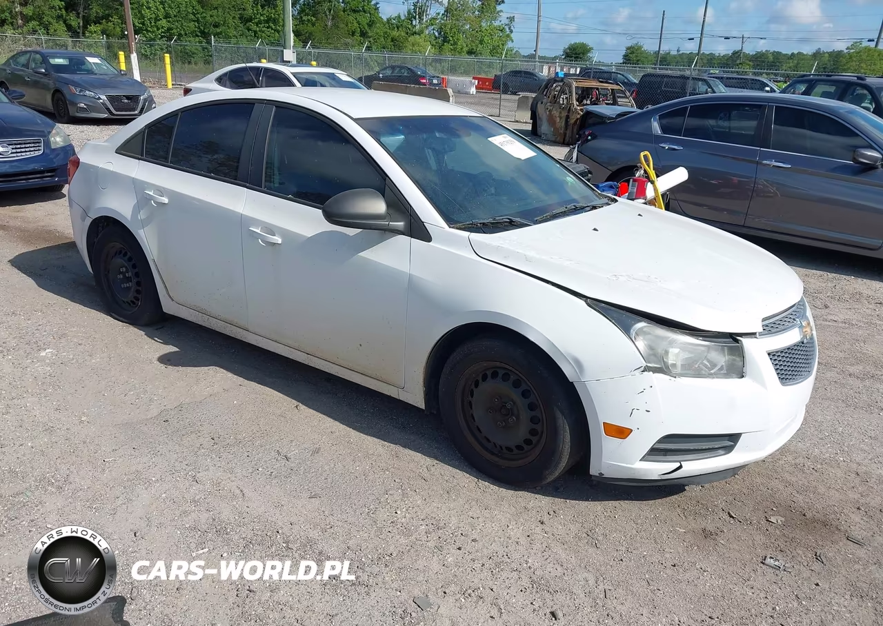 2014 Chevrolet Cruze Ls Auto – zdjęcie 1 z 12