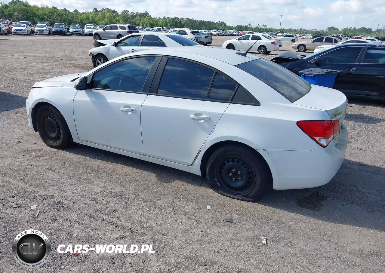 2014 Chevrolet Cruze Ls Auto VIN:1G1PA5SH0E7395977 - 3