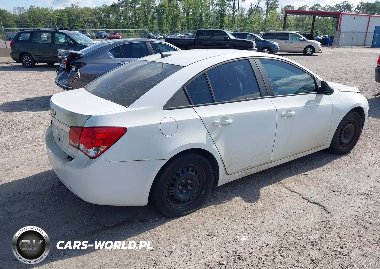 2014 Chevrolet Cruze Ls Auto VIN:1G1PA5SH0E7395977 - 4