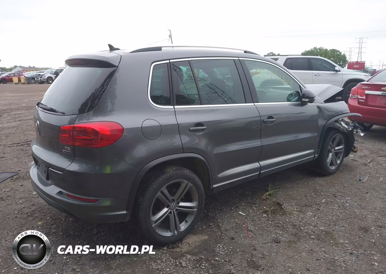 2017 Volkswagen Tiguan 2.0T Sport VIN:WVGUV7AX8HK041270 - 4