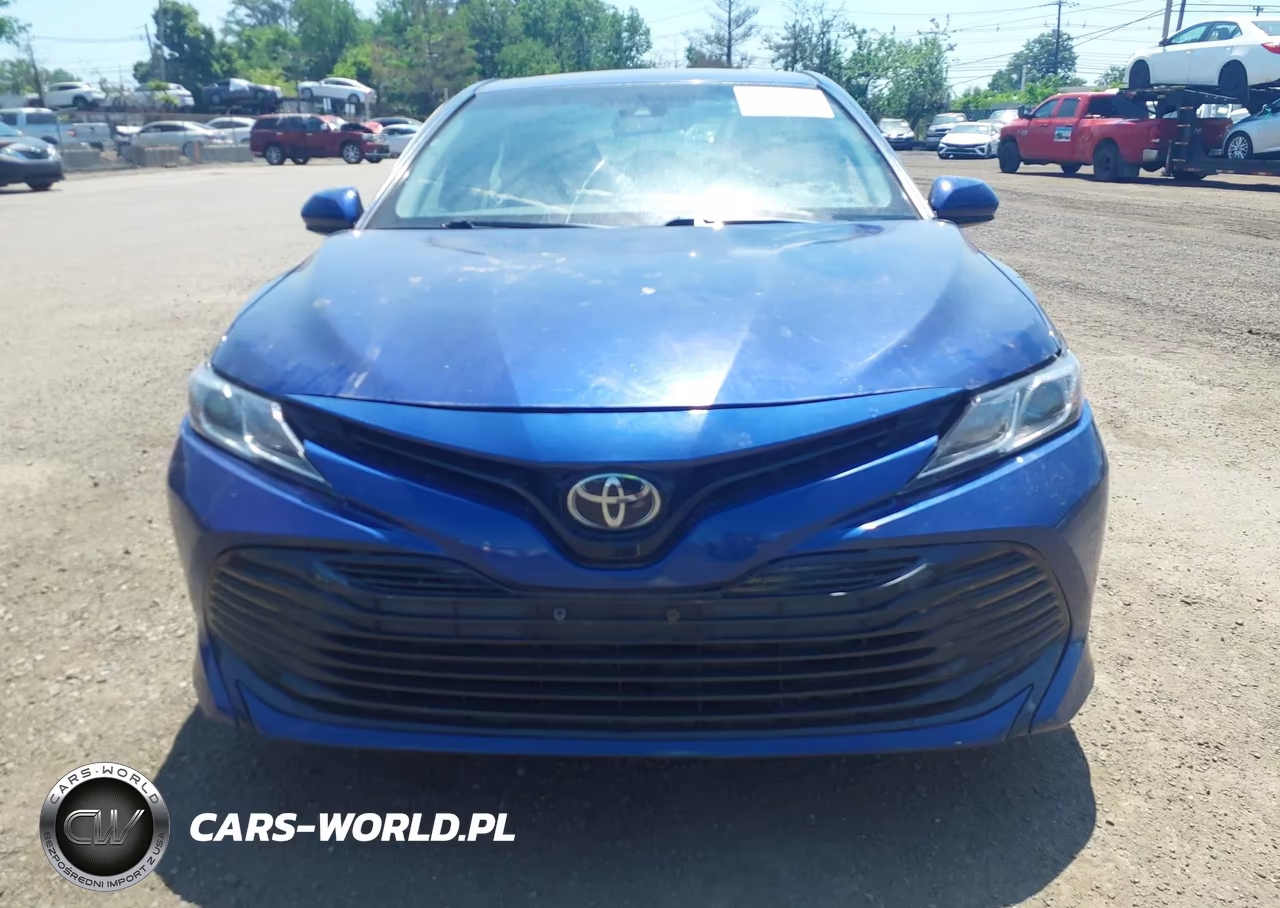 2018 Toyota Camry Le VIN:4T1B11HK9JU576841 - 13