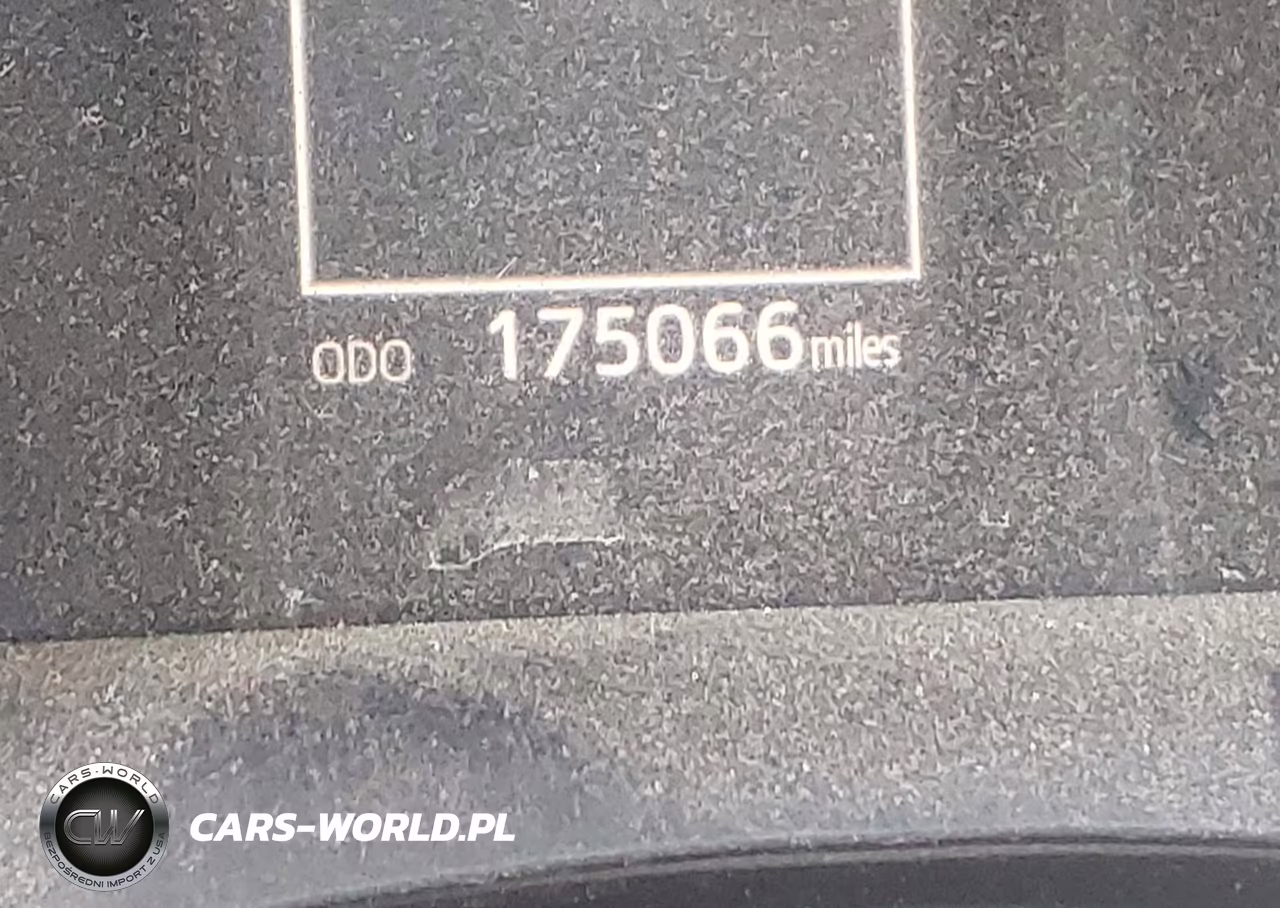 2018 Toyota Camry Le VIN:4T1B11HK9JU576841 - 16