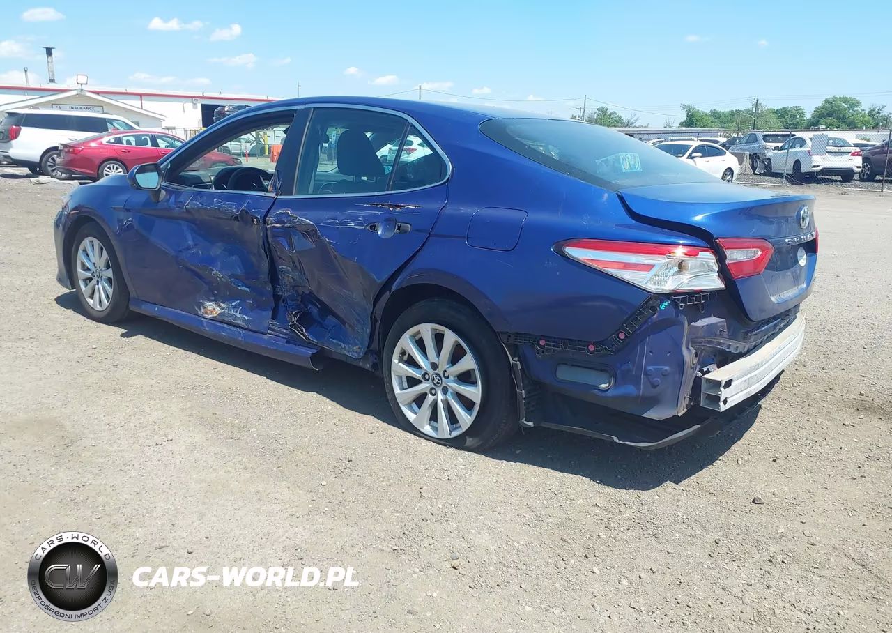 2018 Toyota Camry Le VIN:4T1B11HK9JU576841 - 3