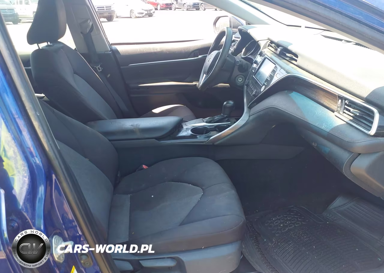 2018 Toyota Camry Le VIN:4T1B11HK9JU576841 - 5