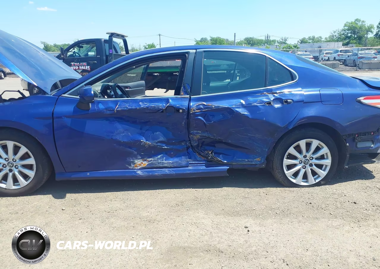 2018 Toyota Camry Le VIN:4T1B11HK9JU576841 - 6